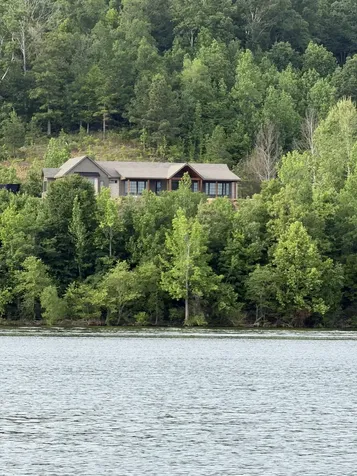 396 Moores Lane Stewart TN 37175