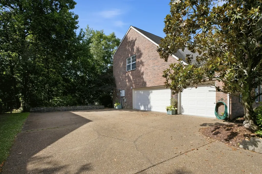7001 Stone Run Drive Nashville TN 37211