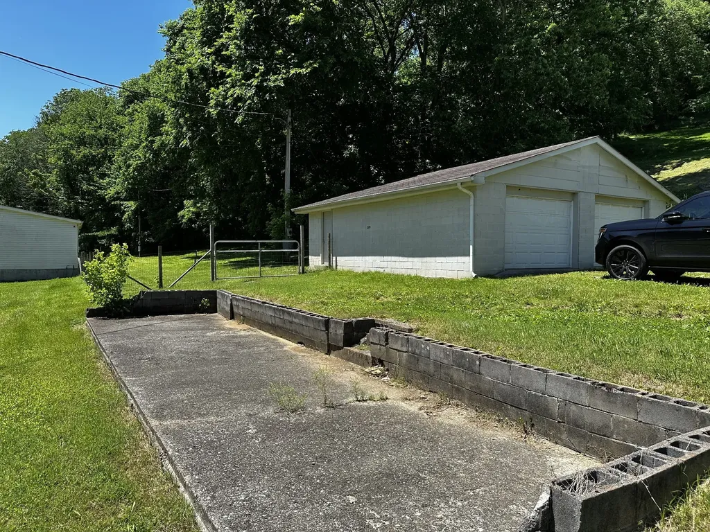 599 Defeated Creek Highway Carthage TN 37030