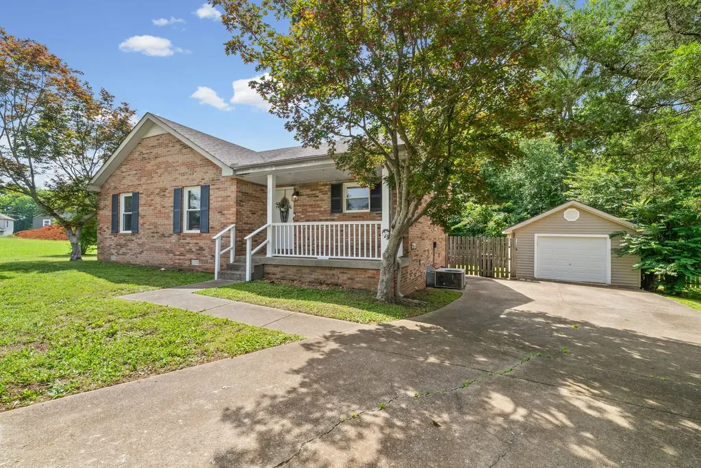 2701 E Copeland Court Clarksville TN 37042