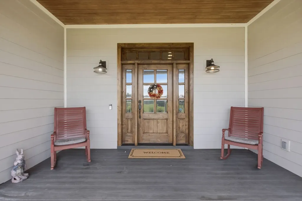 1318 Theta Pike Columbia TN 38401
