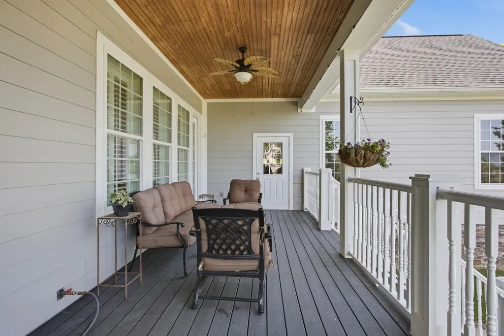 1318 Theta Pike Columbia TN 38401