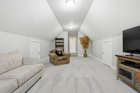 1318 Theta Pike Columbia TN 38401