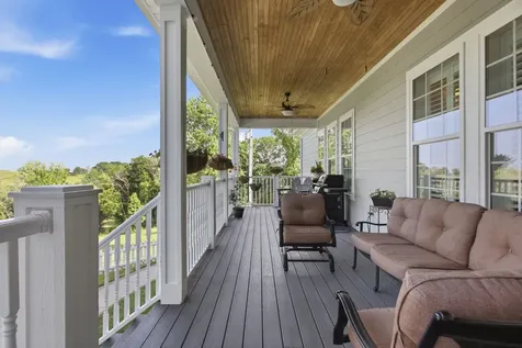 1318 Theta Pike Columbia TN 38401