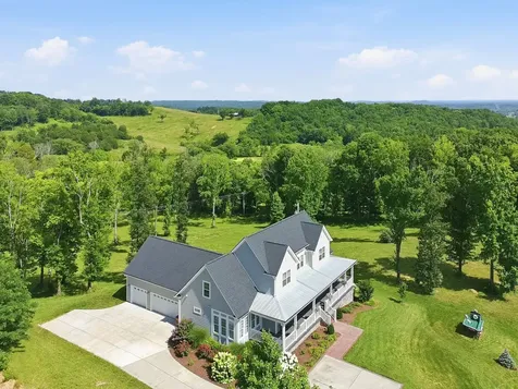 1318 Theta Pike Columbia TN 38401