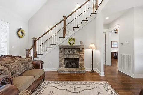 1318 Theta Pike Columbia TN 38401