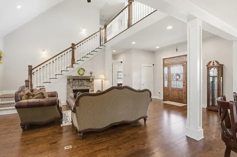 1318 Theta Pike Columbia TN 38401