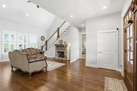 1318 Theta Pike Columbia TN 38401