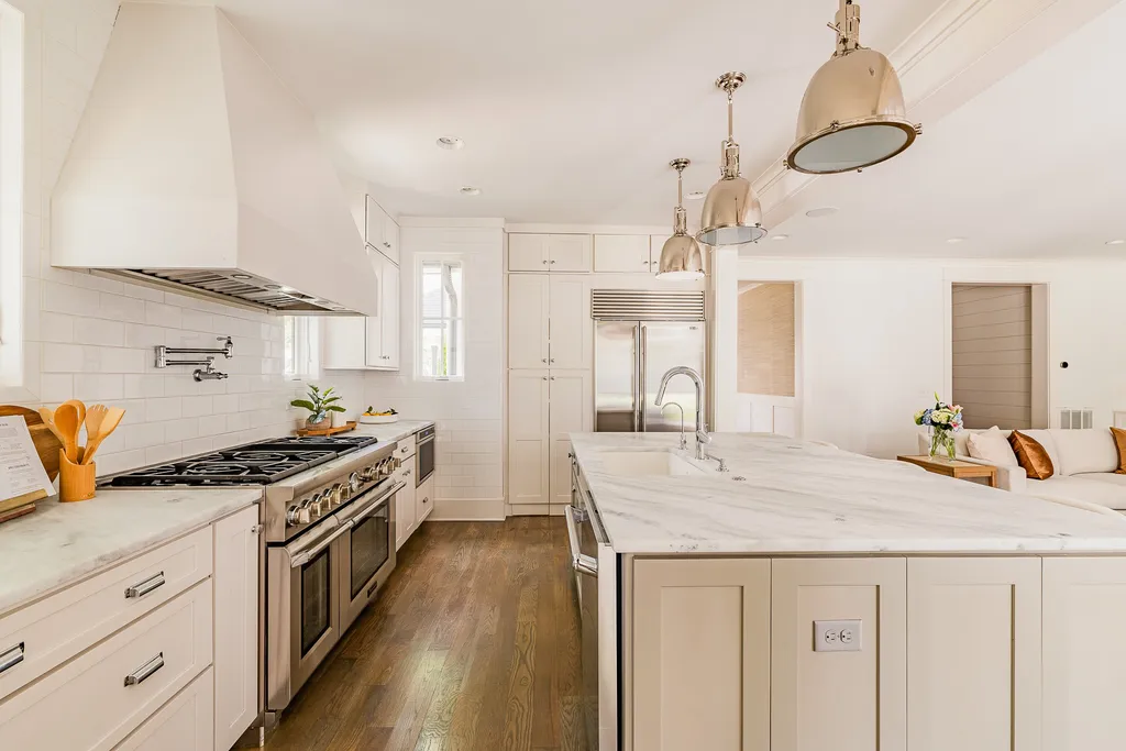 2534 Ashwood Avenue Nashville TN 37212