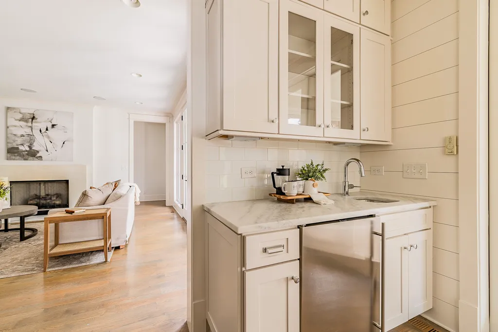 2534 Ashwood Avenue Nashville TN 37212