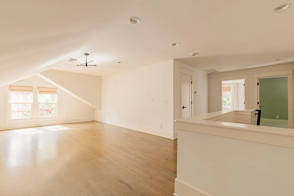 2534 Ashwood Avenue Nashville TN 37212