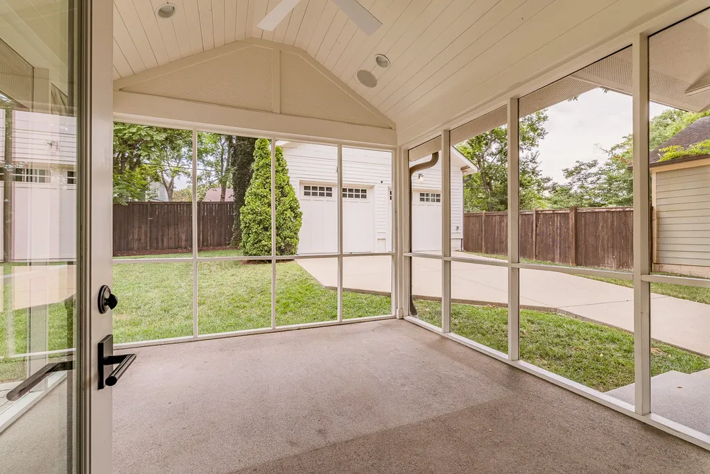 2534 Ashwood Avenue Nashville TN 37212