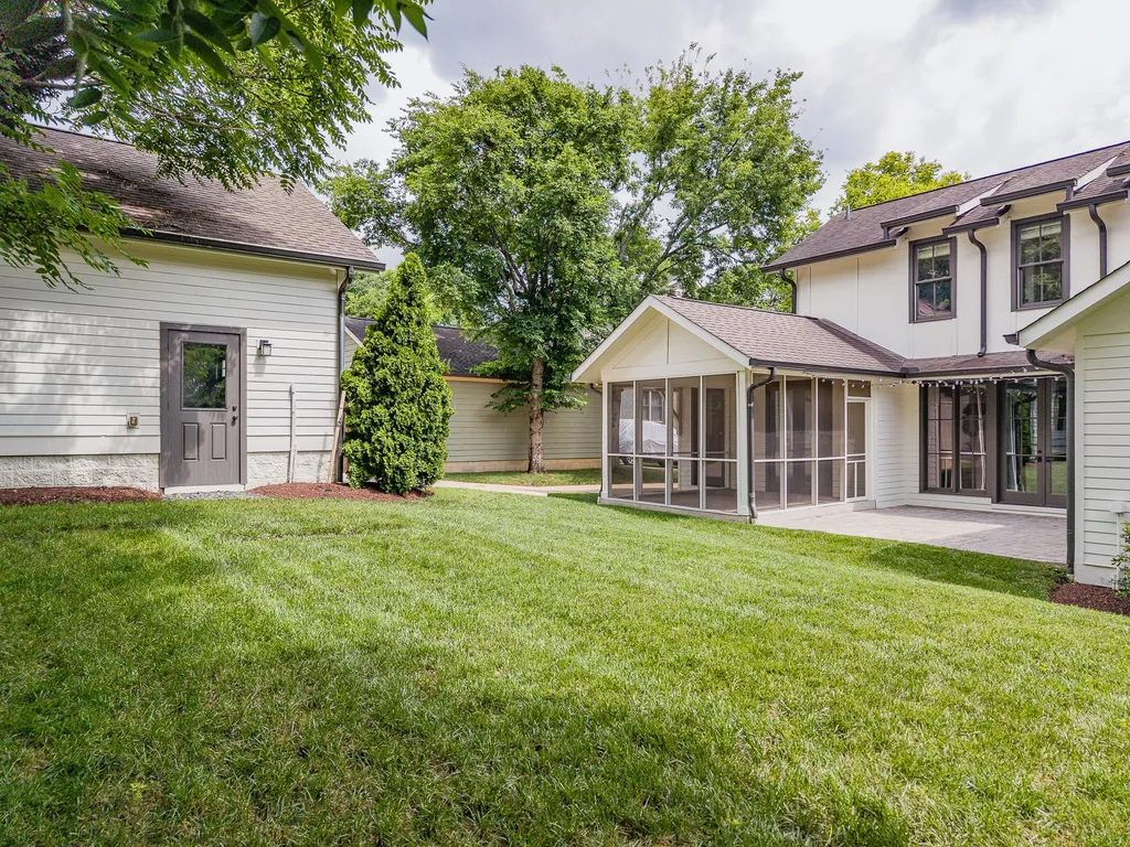 2534 Ashwood Avenue Nashville TN 37212
