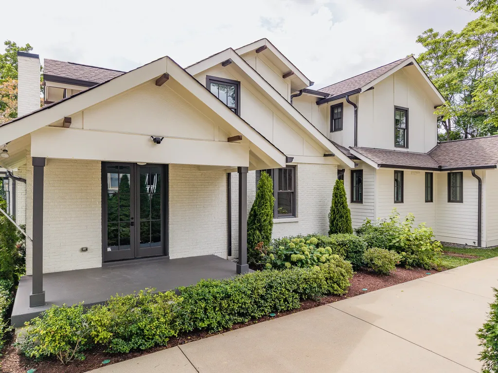 2534 Ashwood Avenue Nashville TN 37212