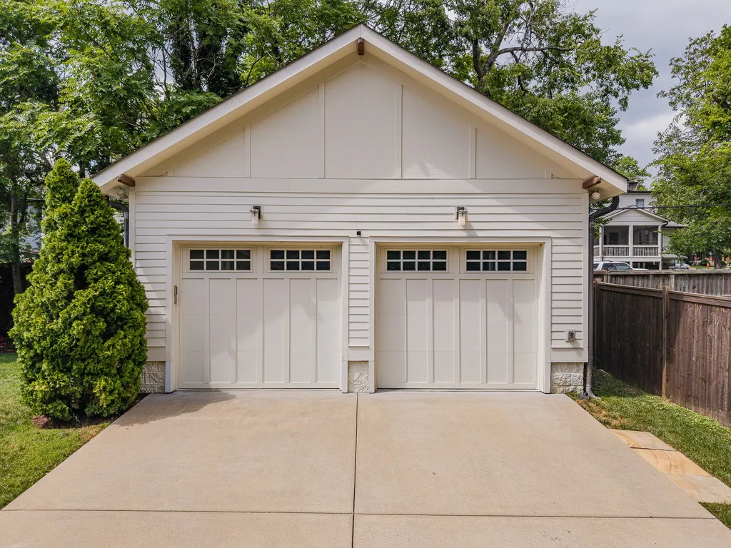 2534 Ashwood Avenue Nashville TN 37212