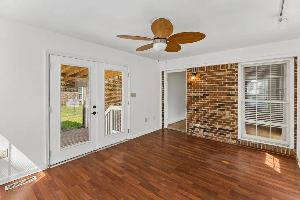 1646 Lillian Circle Columbia TN 38401