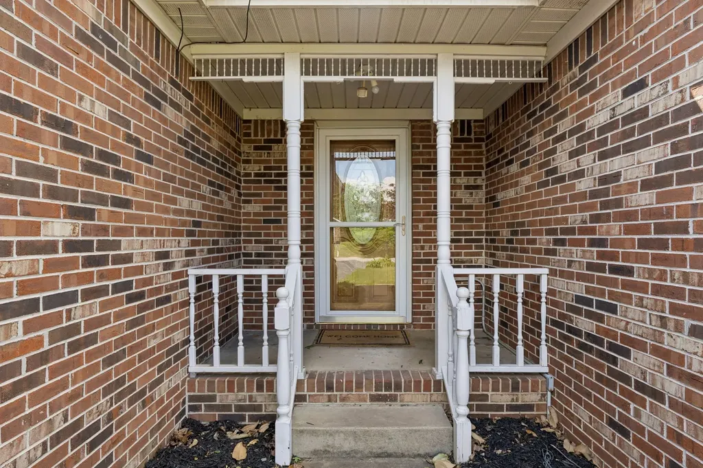 1646 Lillian Circle Columbia TN 38401