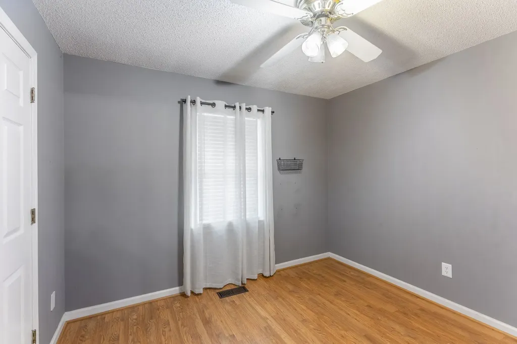1646 Lillian Circle Columbia TN 38401