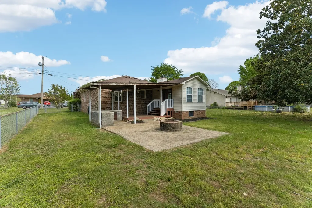 1646 Lillian Circle Columbia TN 38401