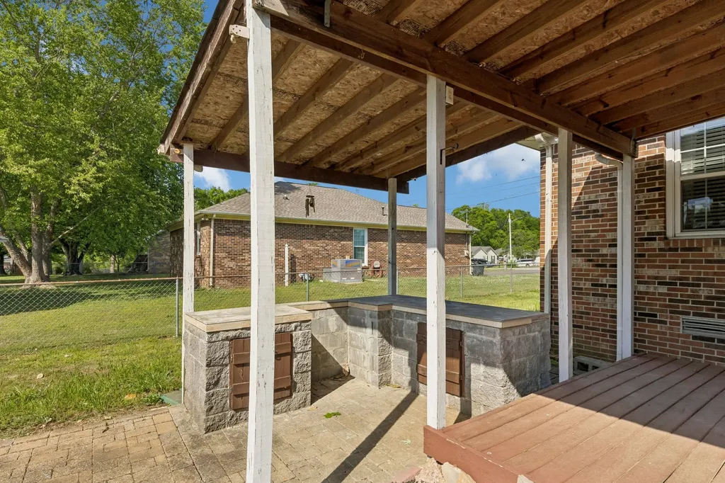 1646 Lillian Circle Columbia TN 38401