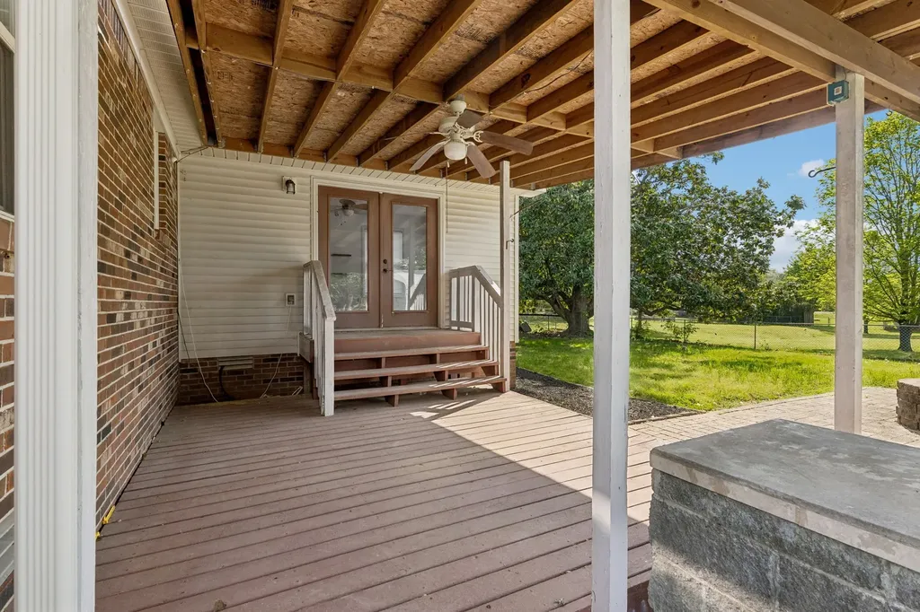 1646 Lillian Circle Columbia TN 38401