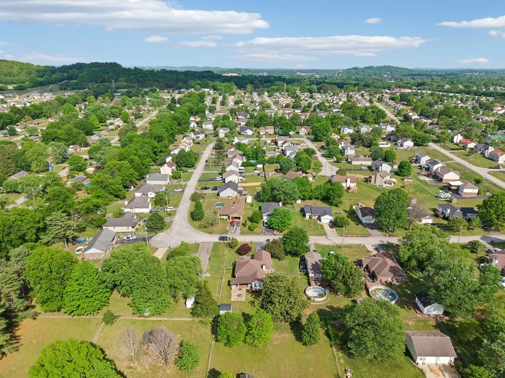 1646 Lillian Circle Columbia TN 38401