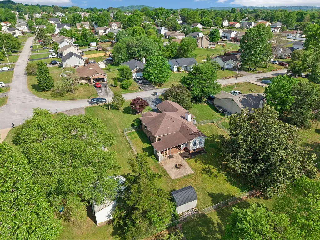 1646 Lillian Circle Columbia TN 38401