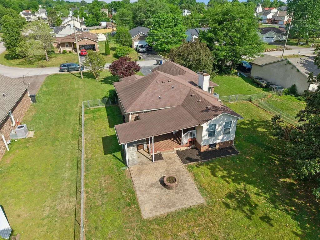 1646 Lillian Circle Columbia TN 38401