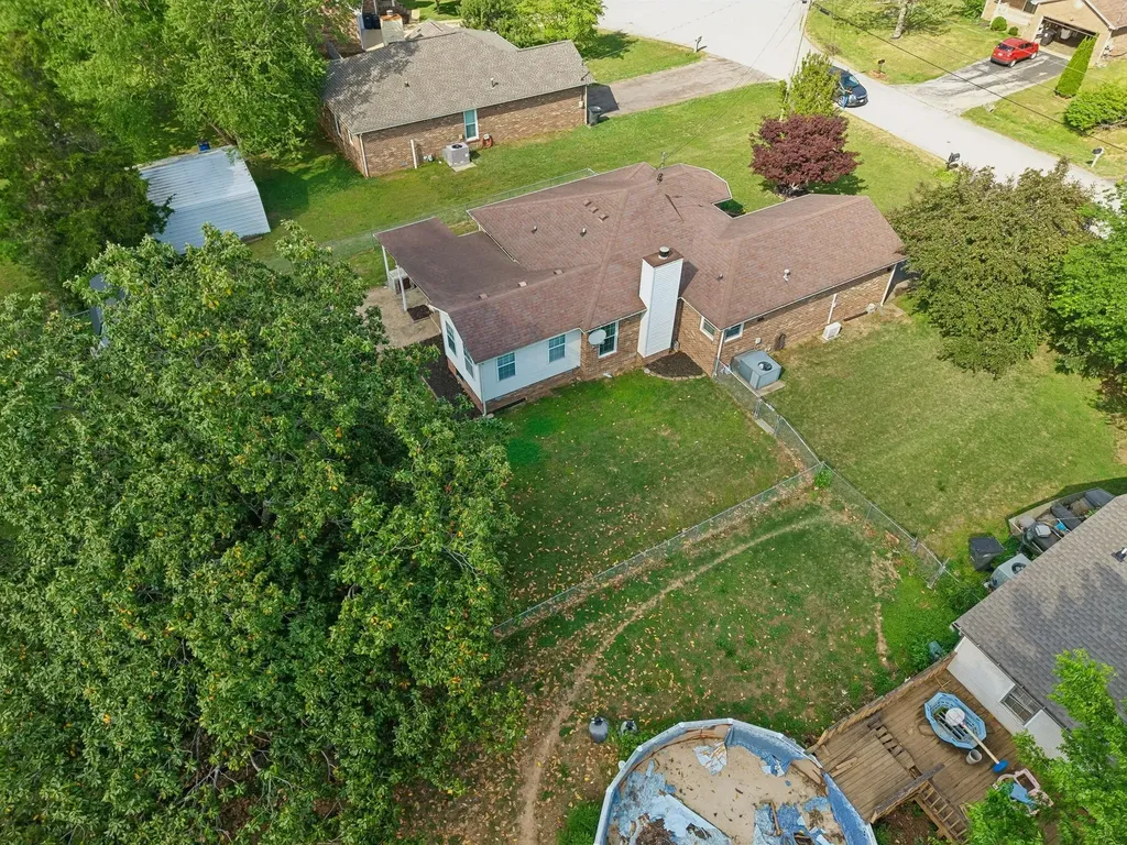1646 Lillian Circle Columbia TN 38401