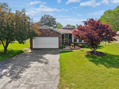 1646 Lillian Circle Columbia TN 38401