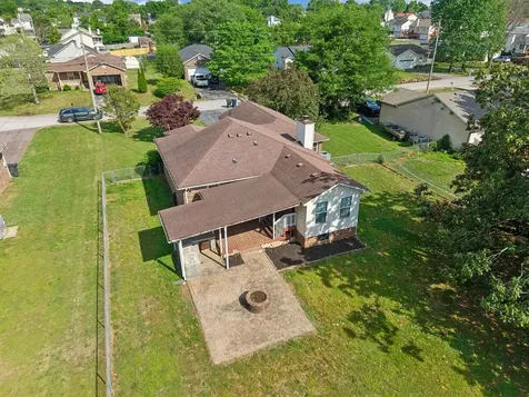1646 Lillian Circle Columbia TN 38401
