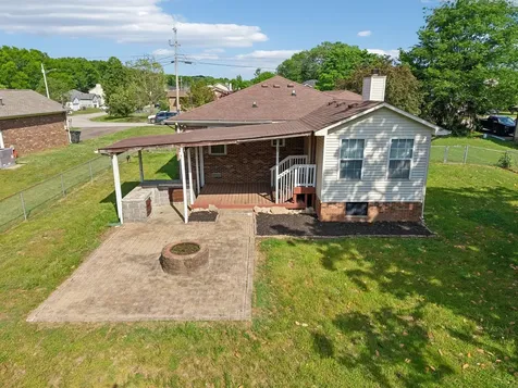 1646 Lillian Circle Columbia TN 38401