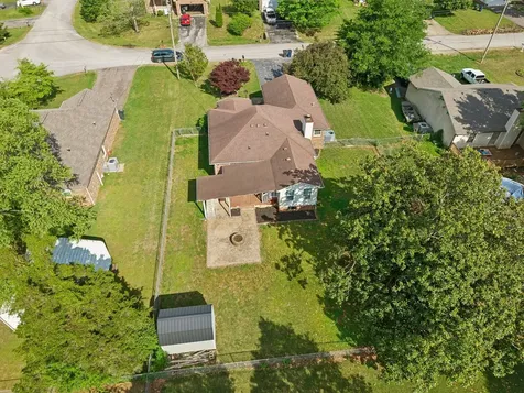 1646 Lillian Circle Columbia TN 38401