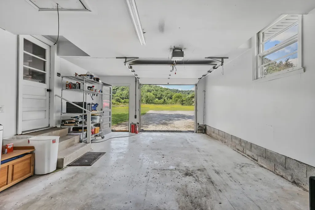 4686 Lickton Pike Whites Creek TN 37189