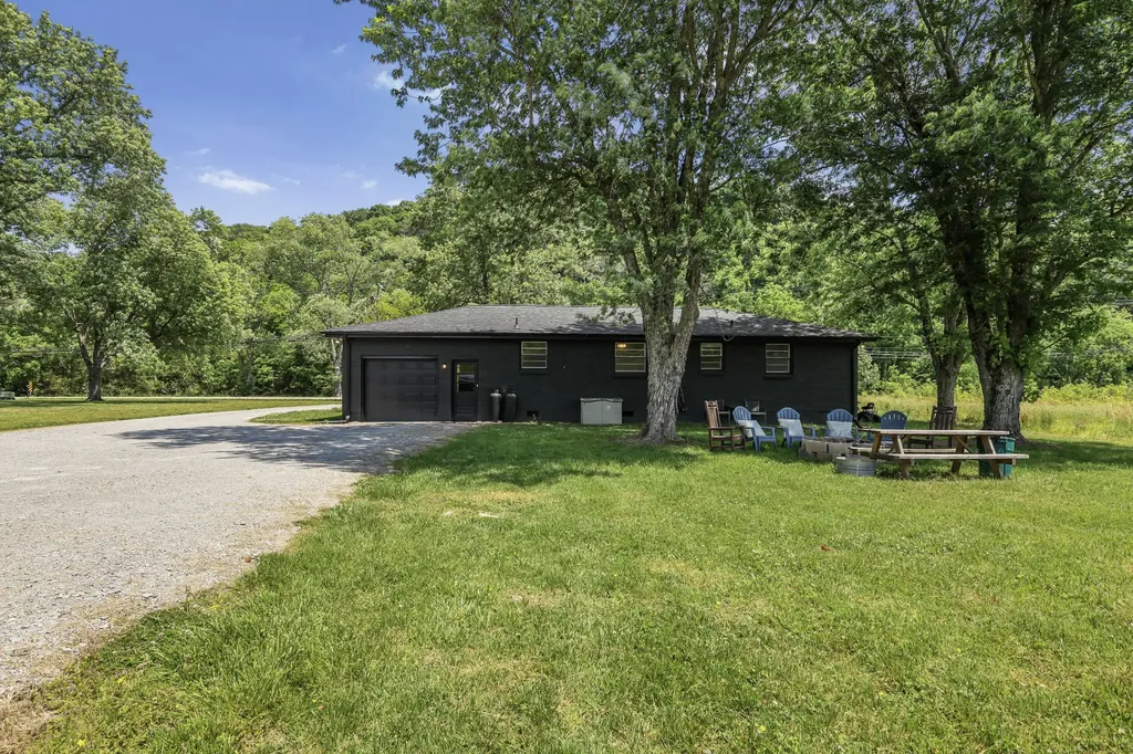 4686 Lickton Pike Whites Creek TN 37189