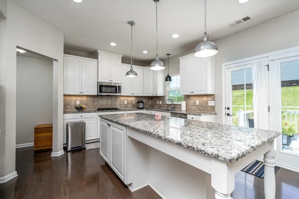2084 Morton Dr, N Spring Hill TN 37174