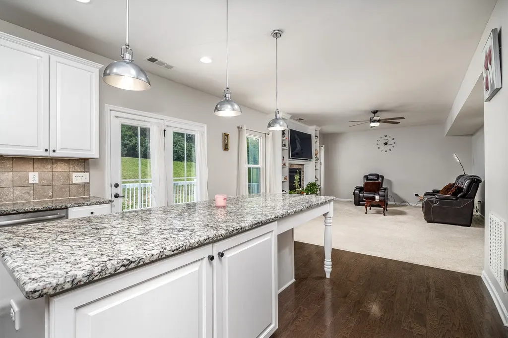 2084 Morton Dr, N Spring Hill TN 37174