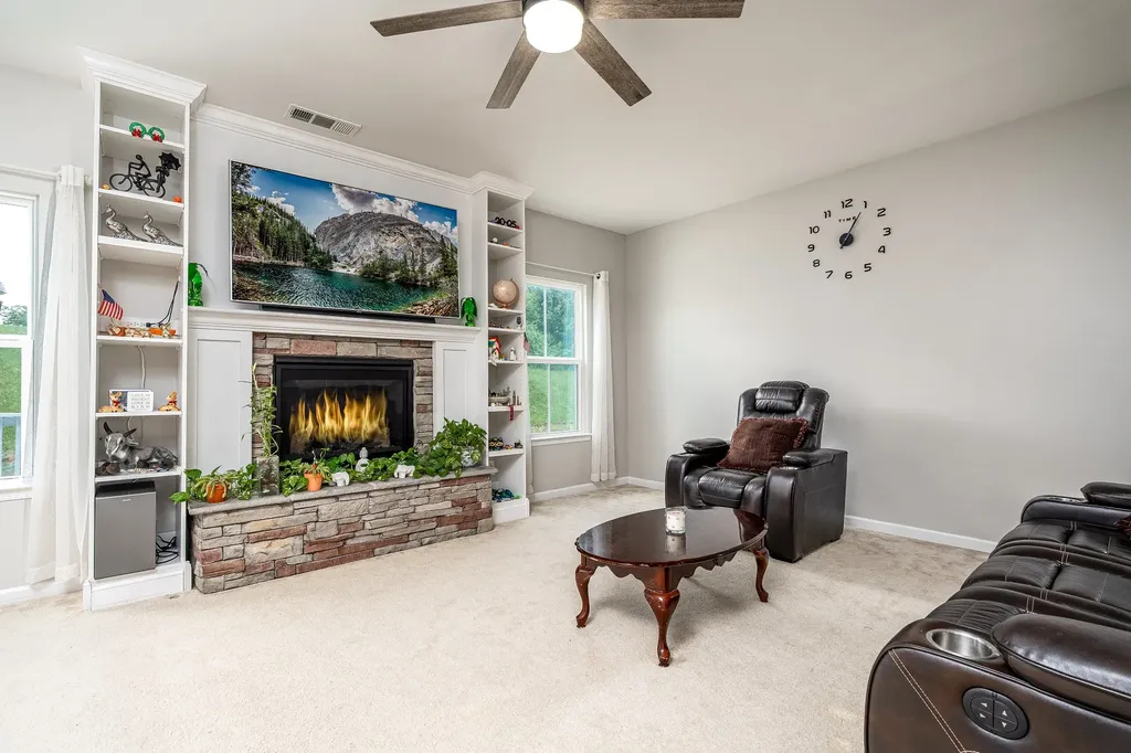 2084 Morton Dr, N Spring Hill TN 37174
