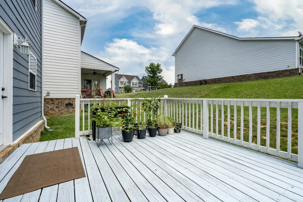 2084 Morton Dr, N Spring Hill TN 37174