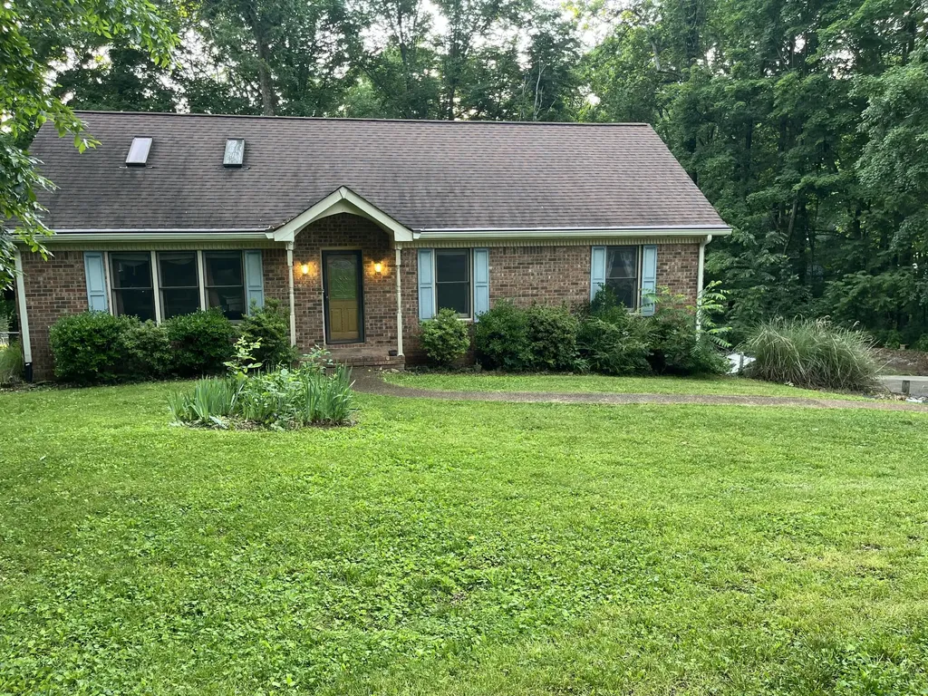 1106 Dogwood Lane White House TN 37188