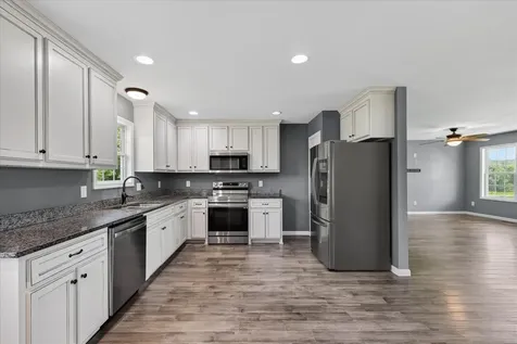 171 High Point Road Erin TN 37061