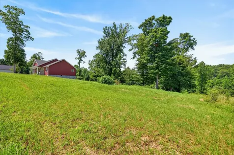 171 High Point Road Erin TN 37061