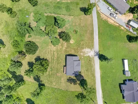171 High Point Road Erin TN 37061