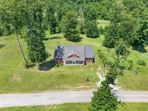171 High Point Road Erin TN 37061