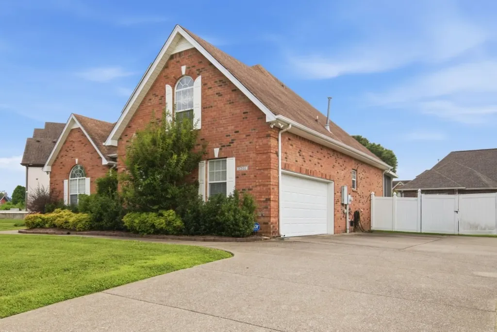 1201 Frinton Court Smyrna TN 37167