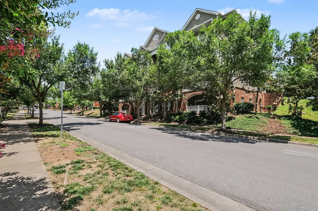 7233 Althorp Way Nashville TN 37211
