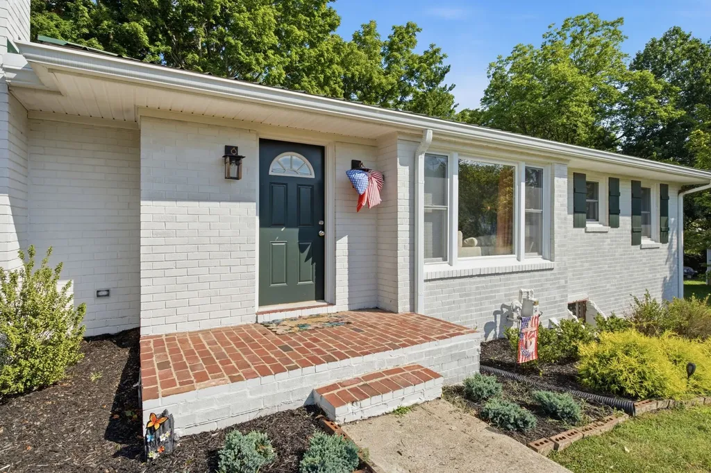 1514 5th Ave, W Springfield TN 37172