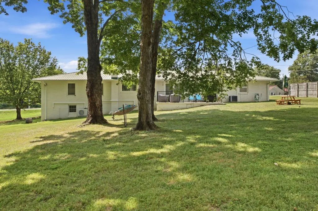 1514 5th Ave, W Springfield TN 37172