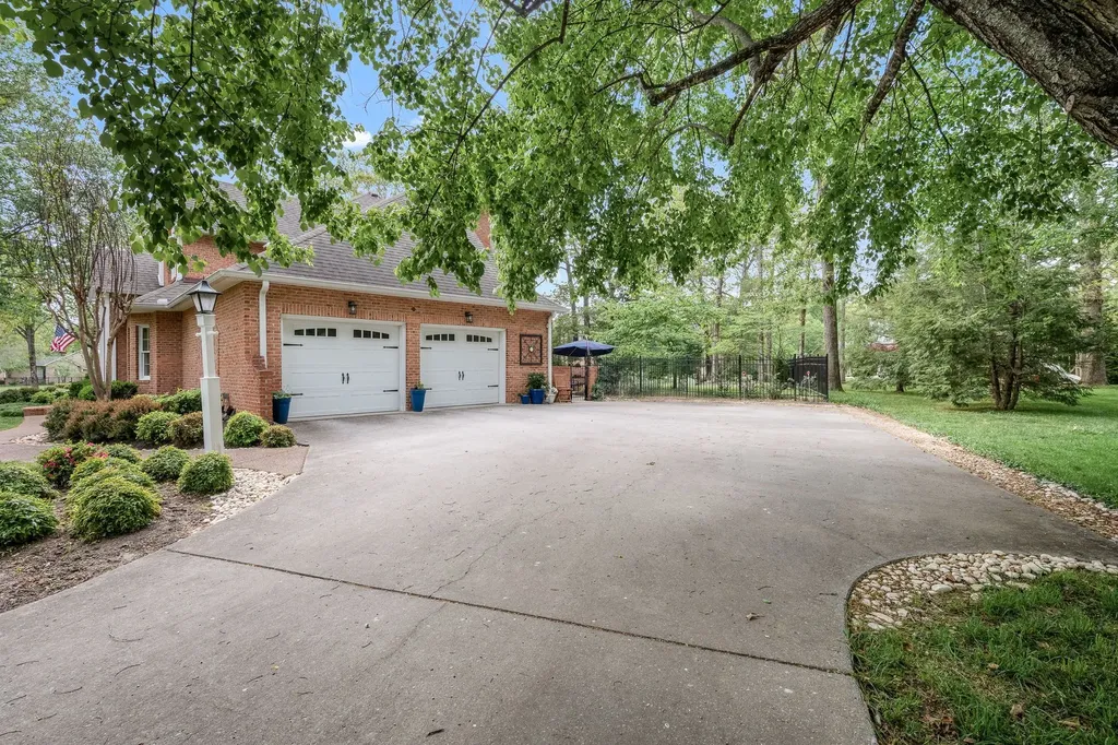 109 Albemarle Drive Tullahoma TN 37388
