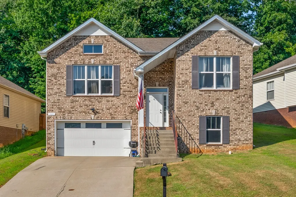 627 Hidden Valley Drive Clarksville TN 37040